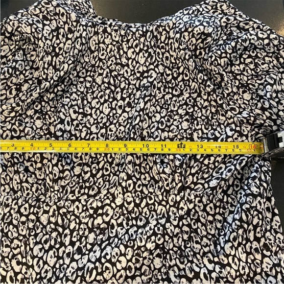 Brand new with tags still on - Picture 4 of 6